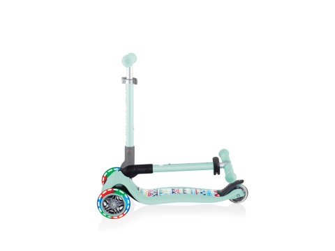 GLOBBER JUNIOR FOLDABLE FANTASY LIGHTS Scooter 3 riteņi 